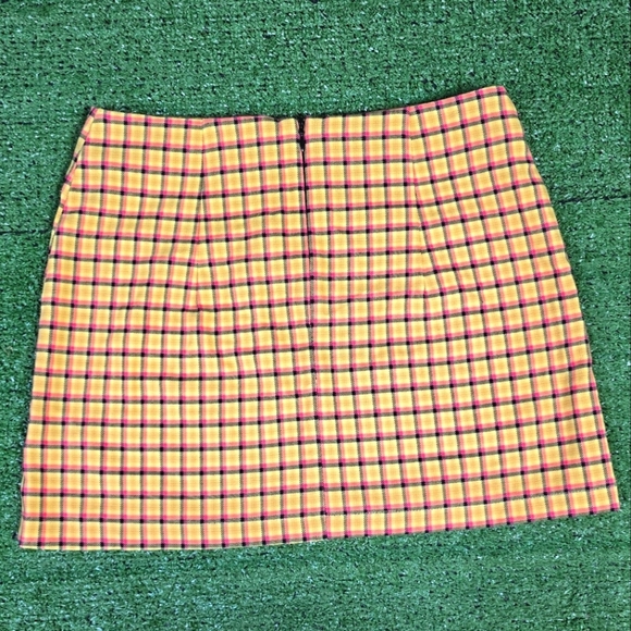 URBAN OUTFITTERS | GRETCHEN PLAID MINI SKIRT - Picture 9 of 14